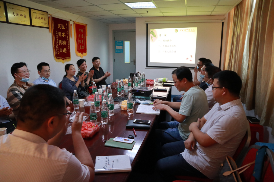 上引下聯 醫療惠民——荊州市中心醫院肝膽脾胰外科專家團隊來我院進行技術指導交流
